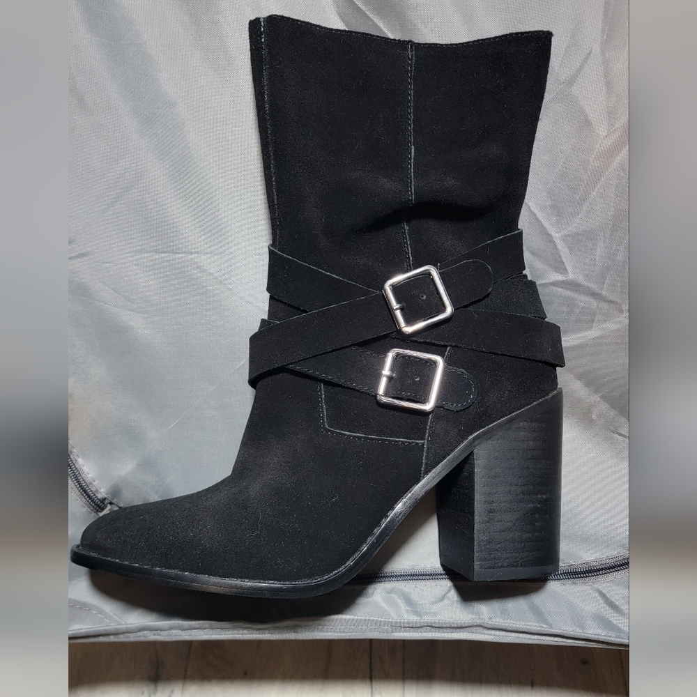 Chelsea & Violet Vicki Suede Black Boots Size 8 No tag, never used